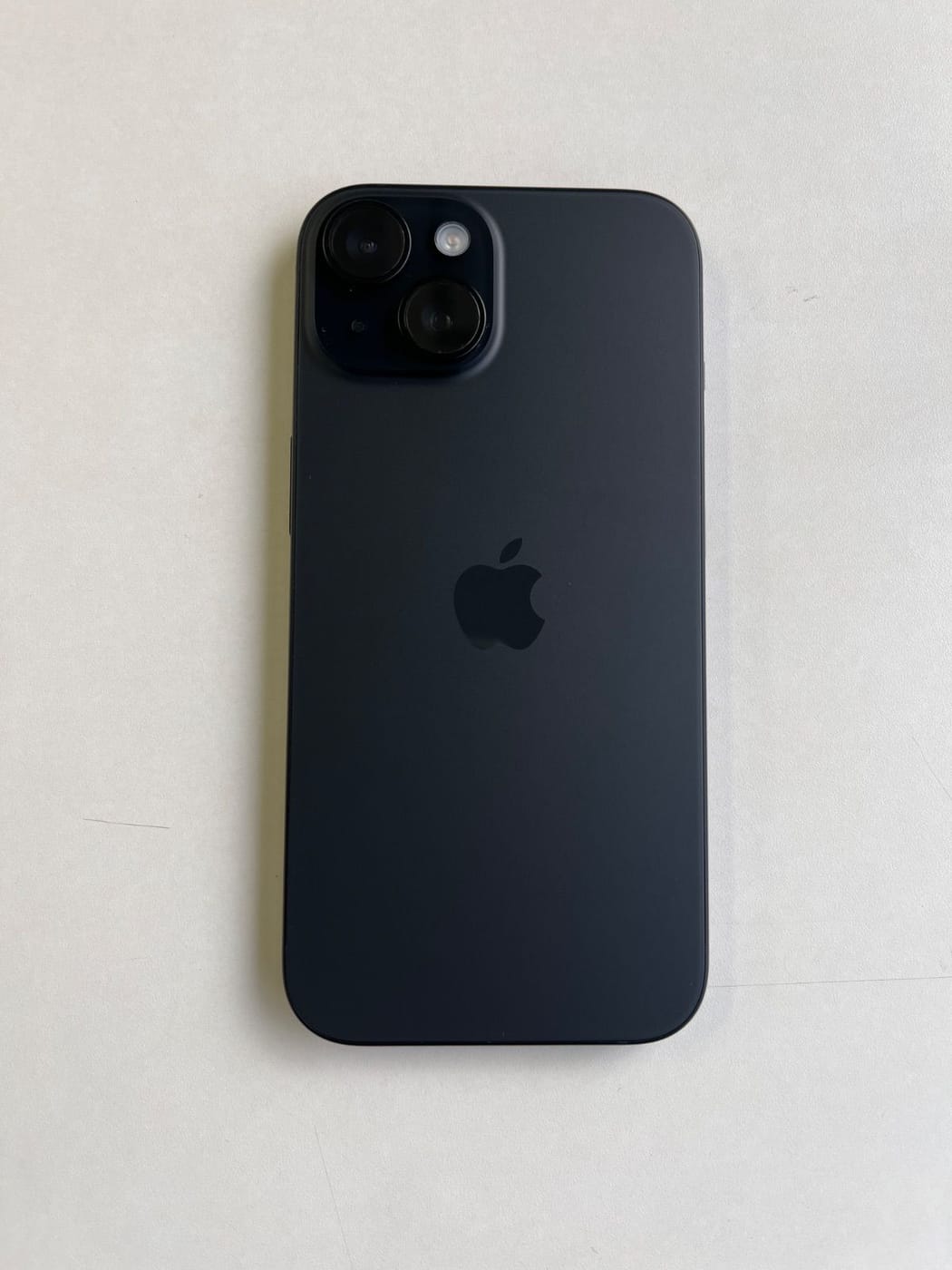 美品 iPhone 15 256GB ブラック バッテリー84% MTMN3J/A - 7352