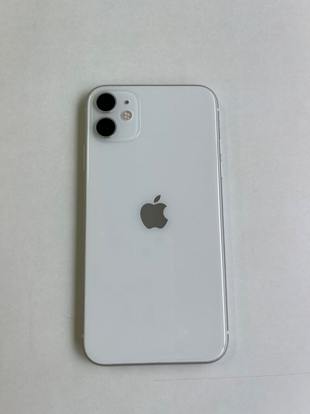 美品 iPhone 11 64GB ホワイト バッテリー85% MWLU2J/A - 3791