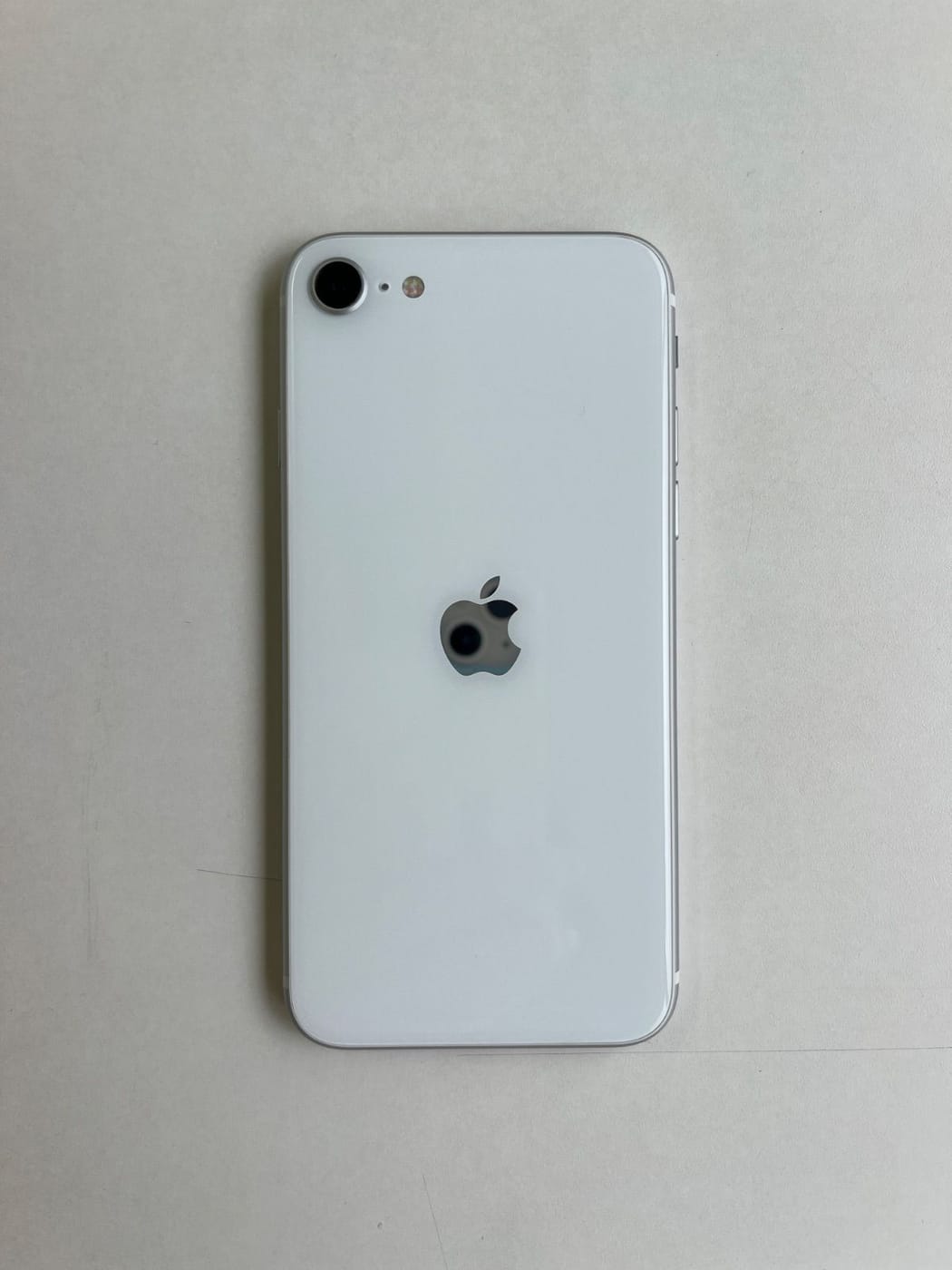 美品 iPhone SE (第2世代) 64GB ホワイト バッテリー77% MHGQ3J/A - 5660