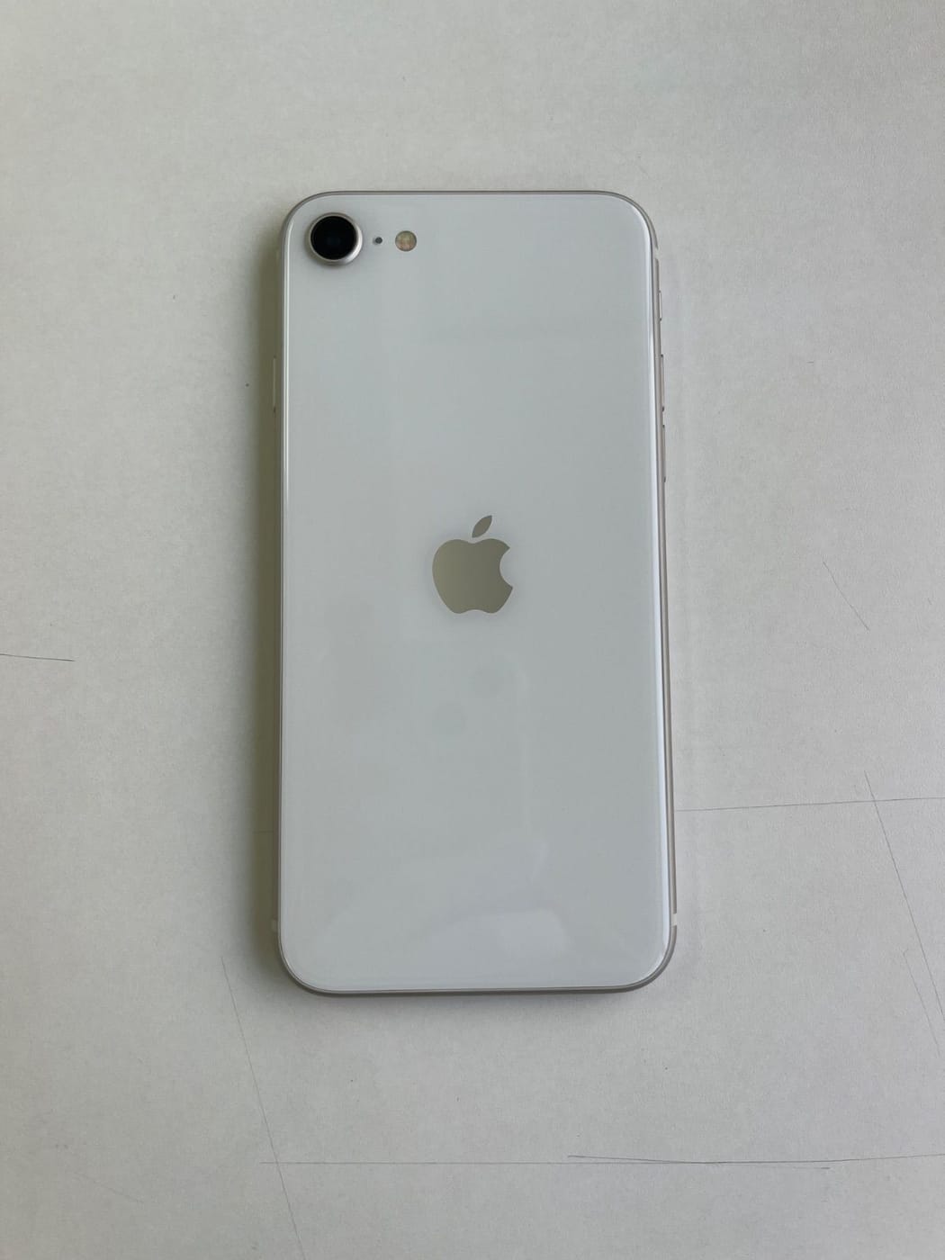 美品 iPhone SE (第3世代) 64GB スターライト バッテリー79% MMYD3J/A - 1962