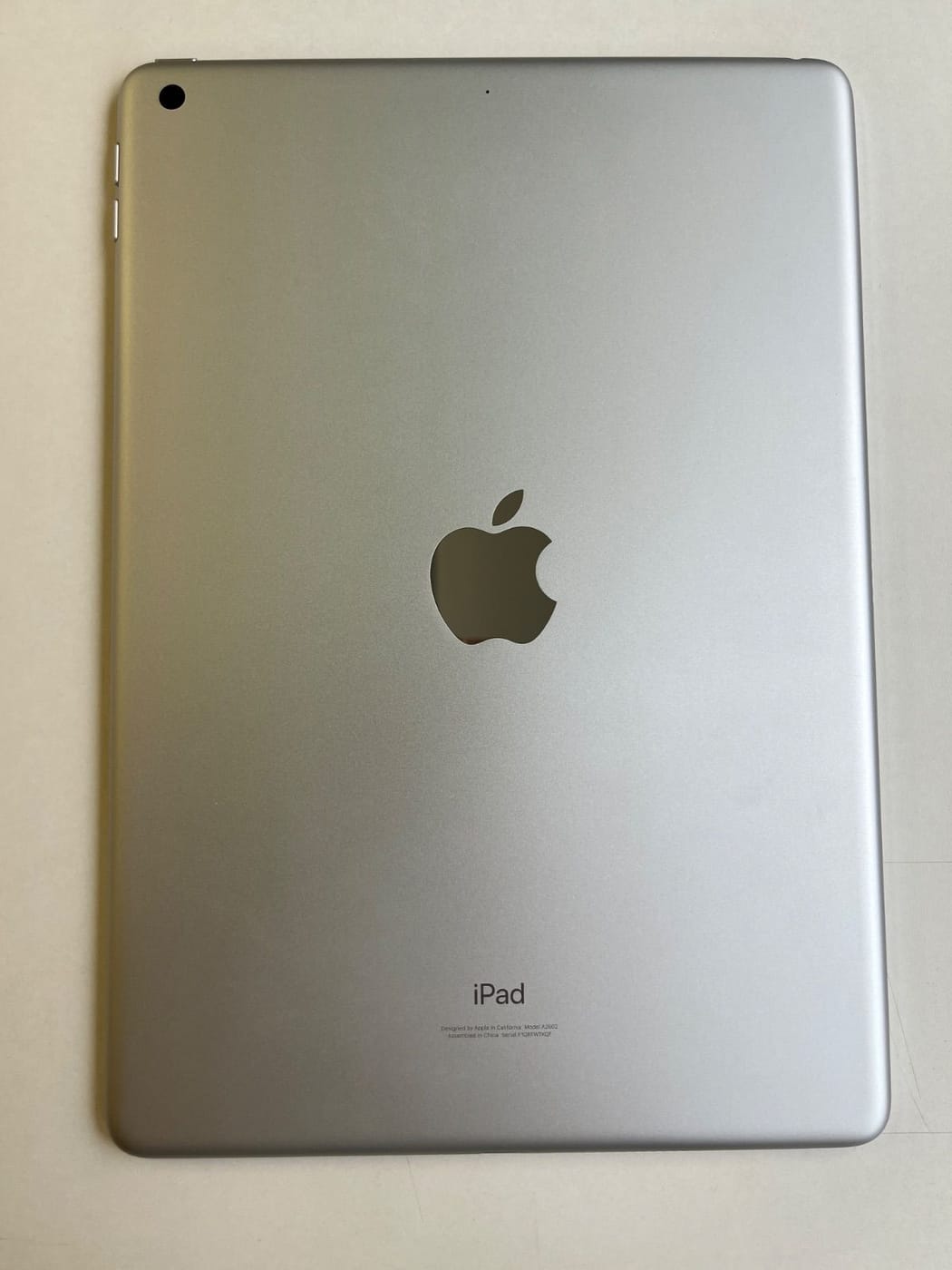 美品 iPad (第9世代) 64GB シルバー MK2L3J/A - TKQF