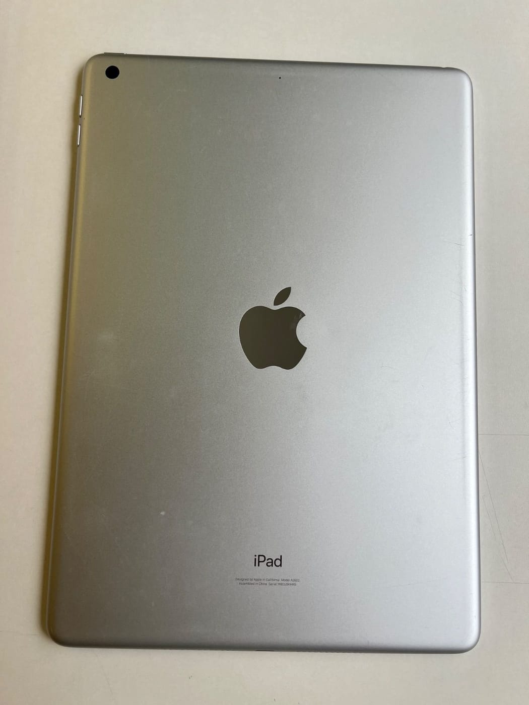 美品 iPad (第9世代) 64GB シルバー MK2L3J/A - KMR9