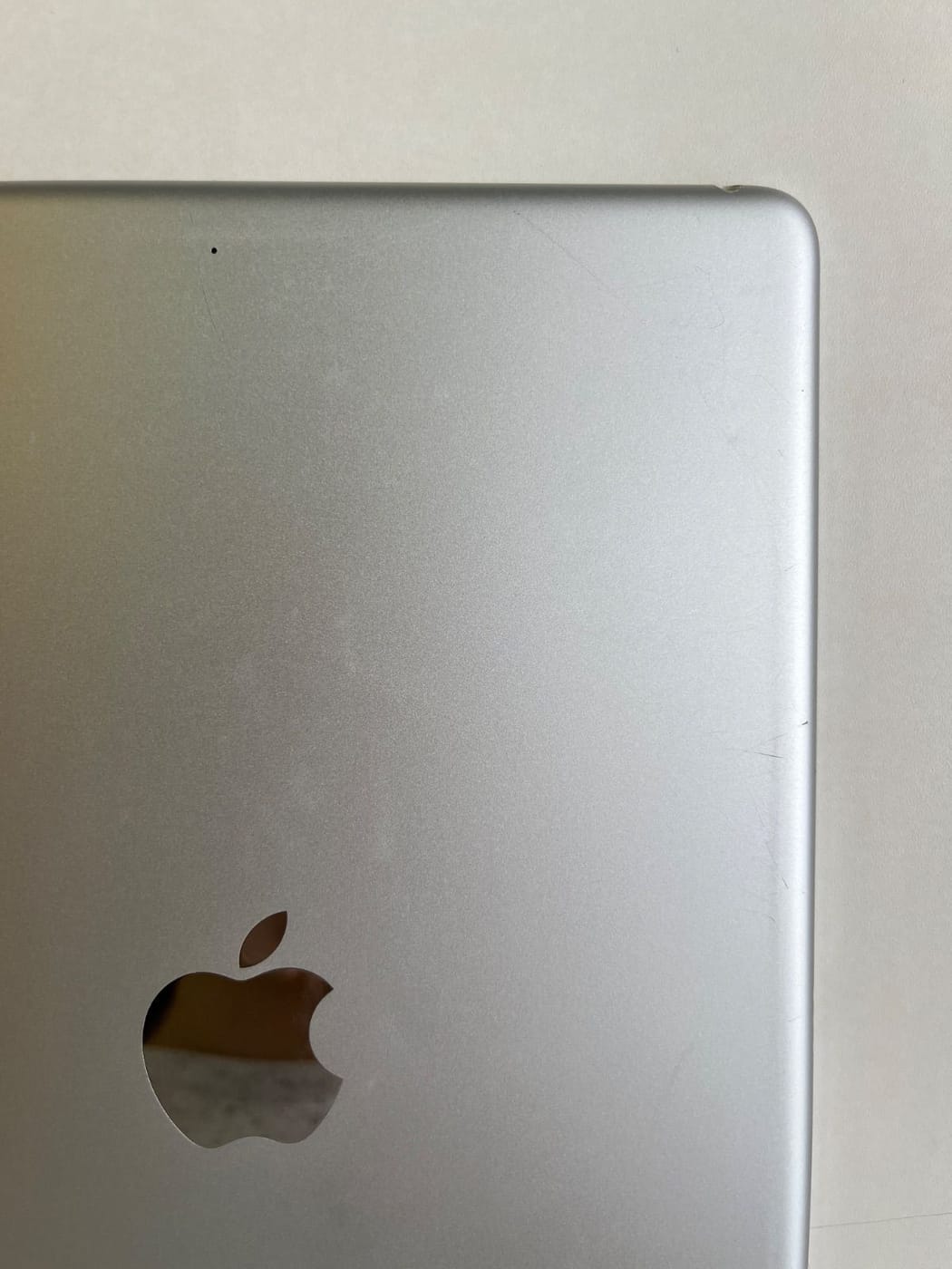 美品 iPad (第9世代) 64GB シルバー MK2L3J/A - KMR9 3