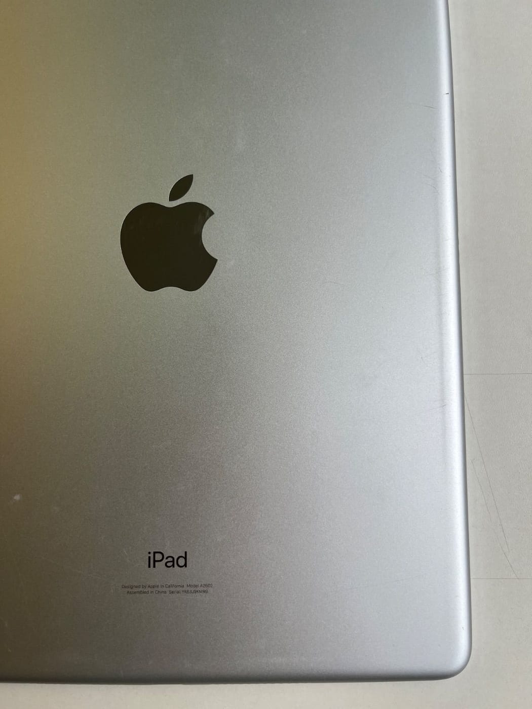 美品 iPad (第9世代) 64GB シルバー MK2L3J/A - KMR9 4