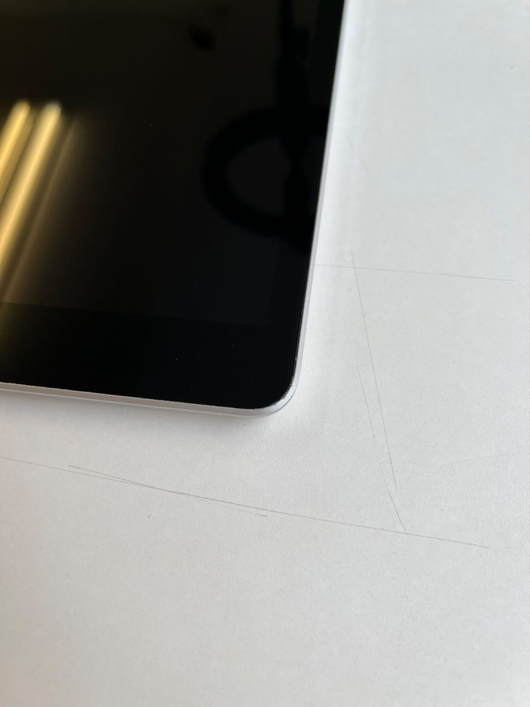 美品 iPad (第9世代) 64GB シルバー MK2L3J/A - 1CX4 7