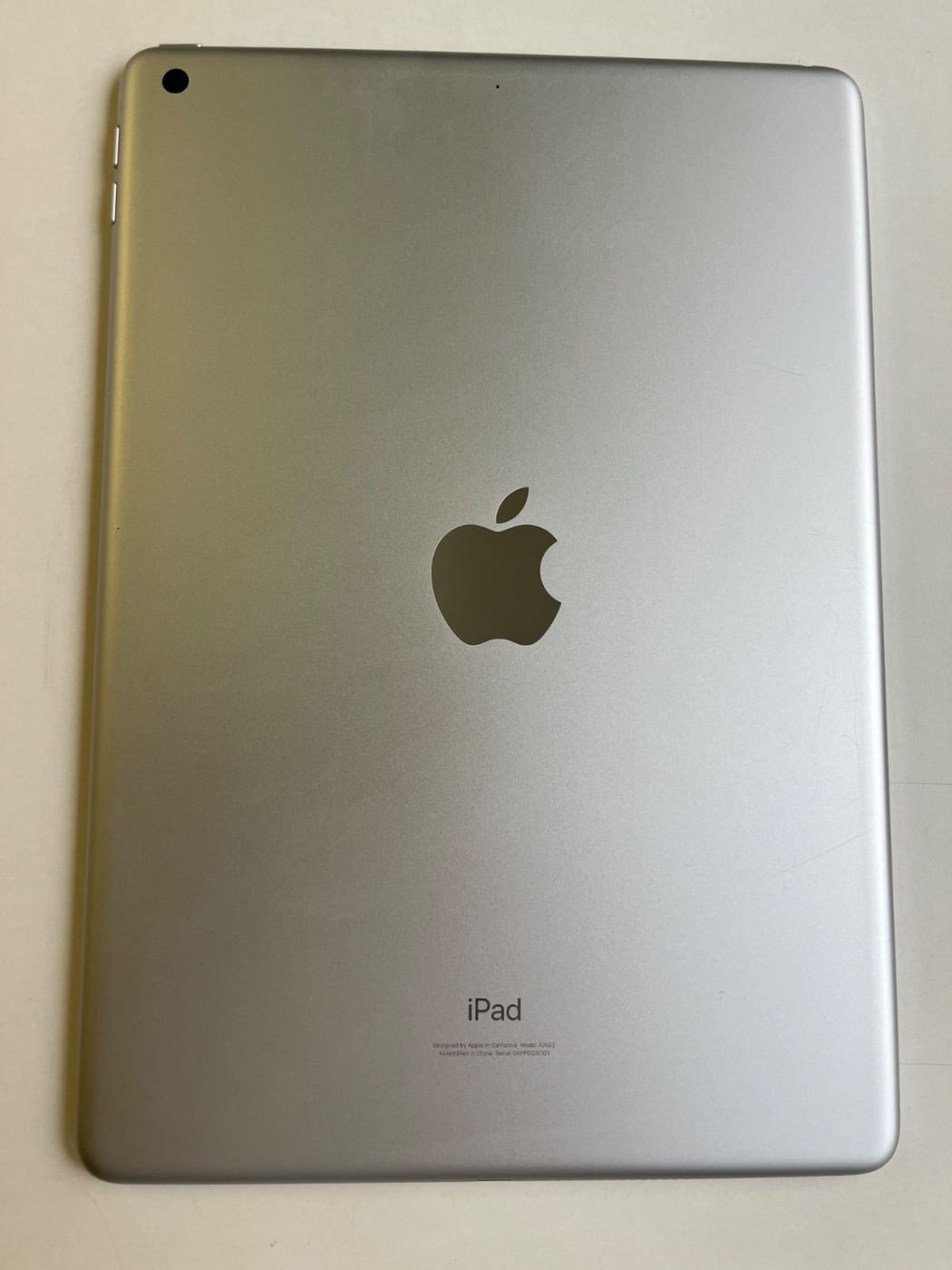 美品 iPad (第9世代) 64GB シルバー MK2L3J/A - CQ5