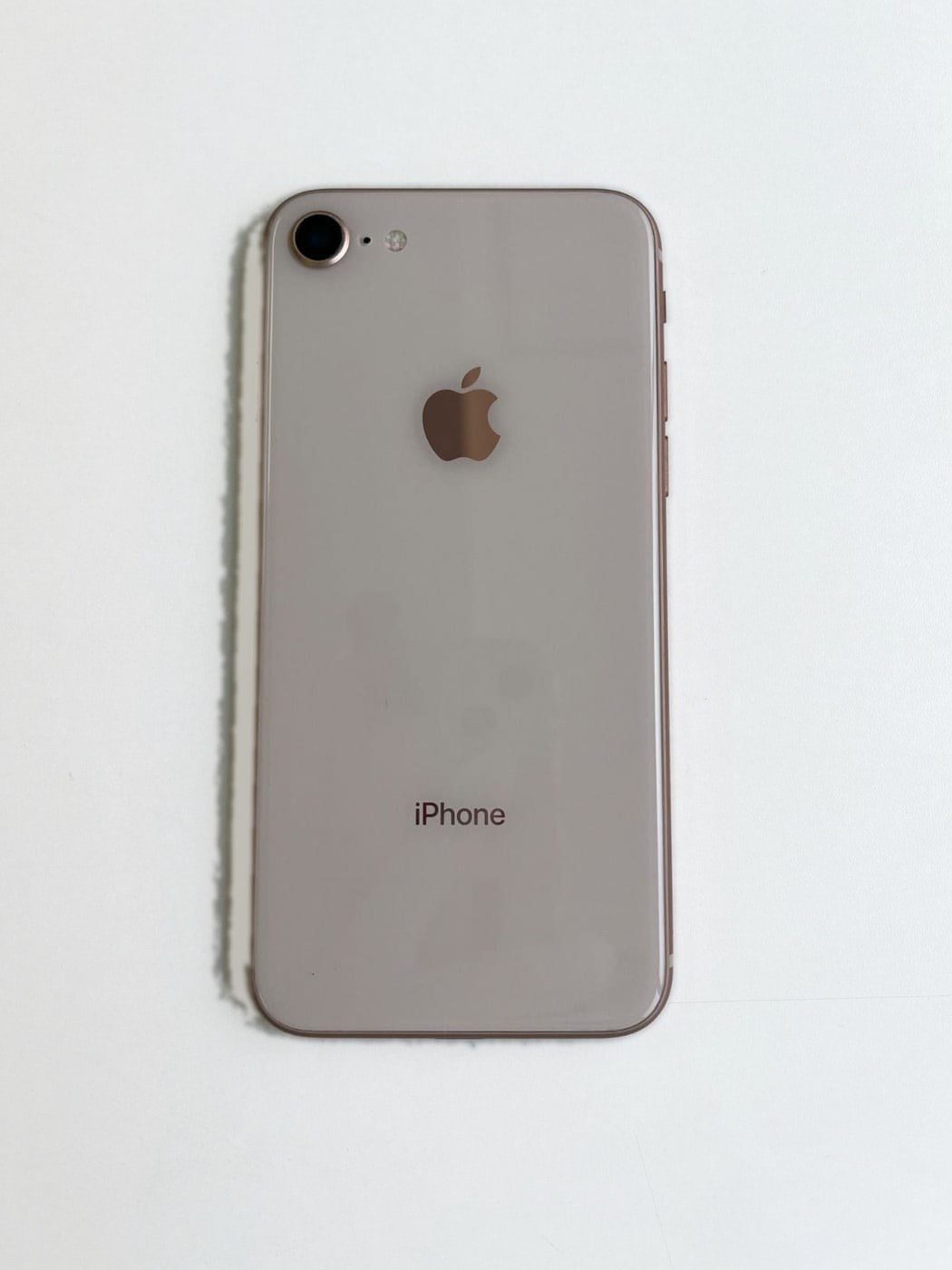 iPhone 8だけは事情が違います