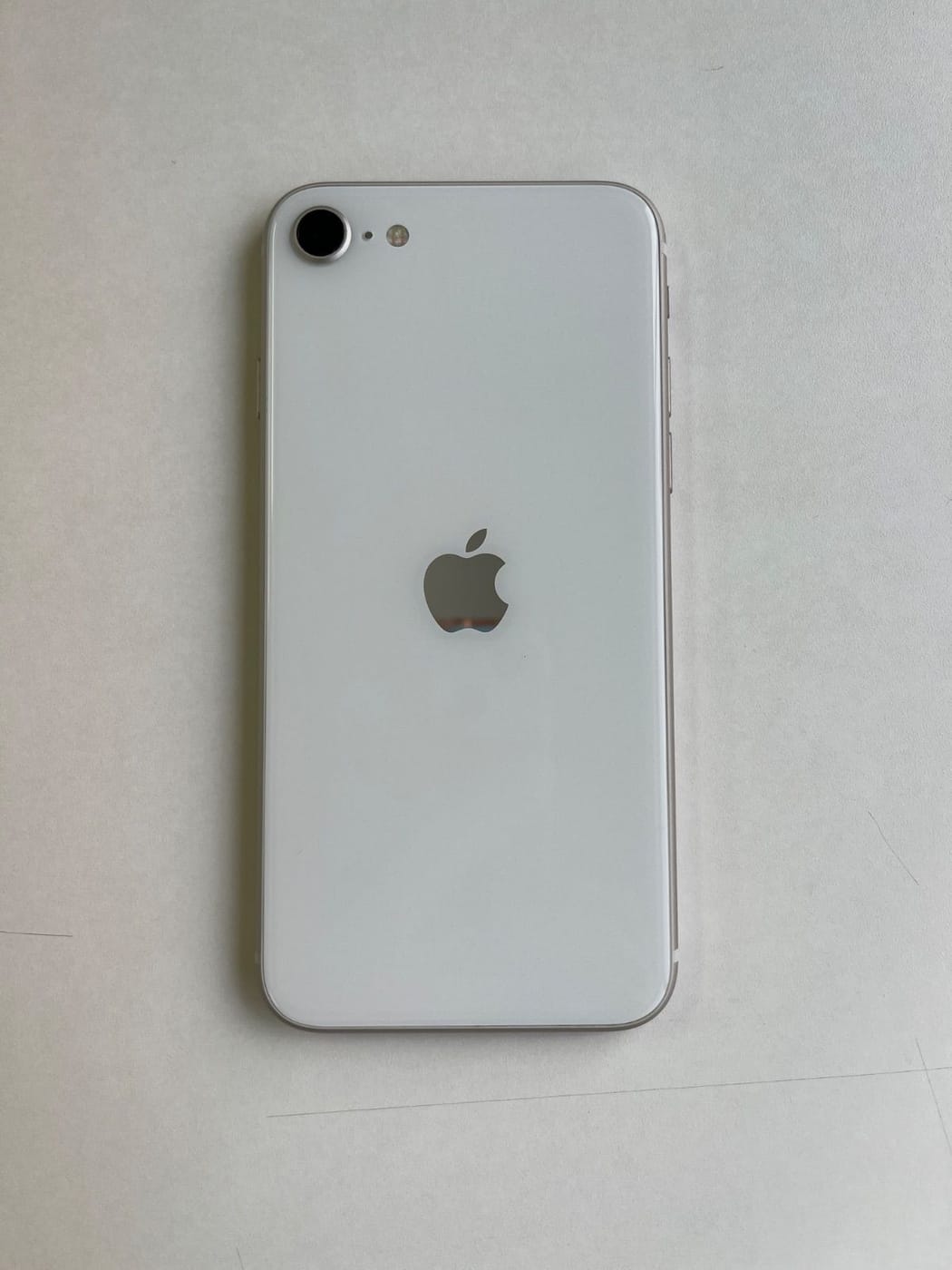 美品 iPhone SE (第3世代) 128GB スターライト バッテリー84% MMYG3J/A - 3797