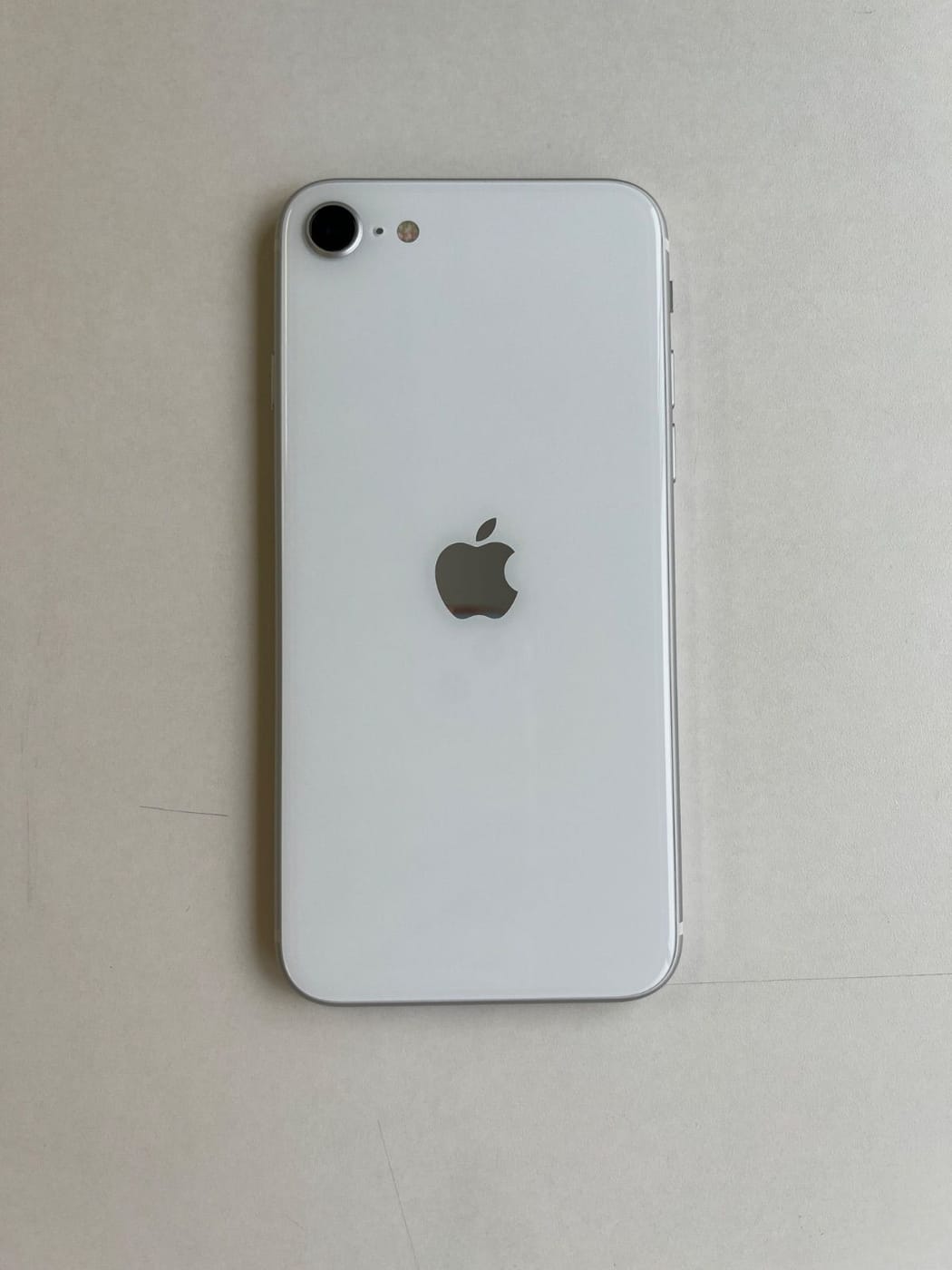 美品 iPhone SE (第2世代) 64GB ホワイト バッテリー82% MHGQ3J/A - 9931（訳あり）