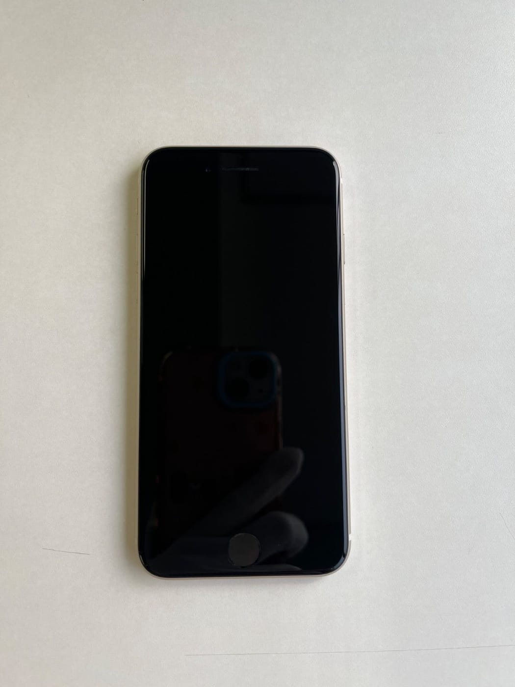 美品 iPhone SE (第3世代) 64GB スターライト バッテリー100% MMYD3J/A - 2045 2