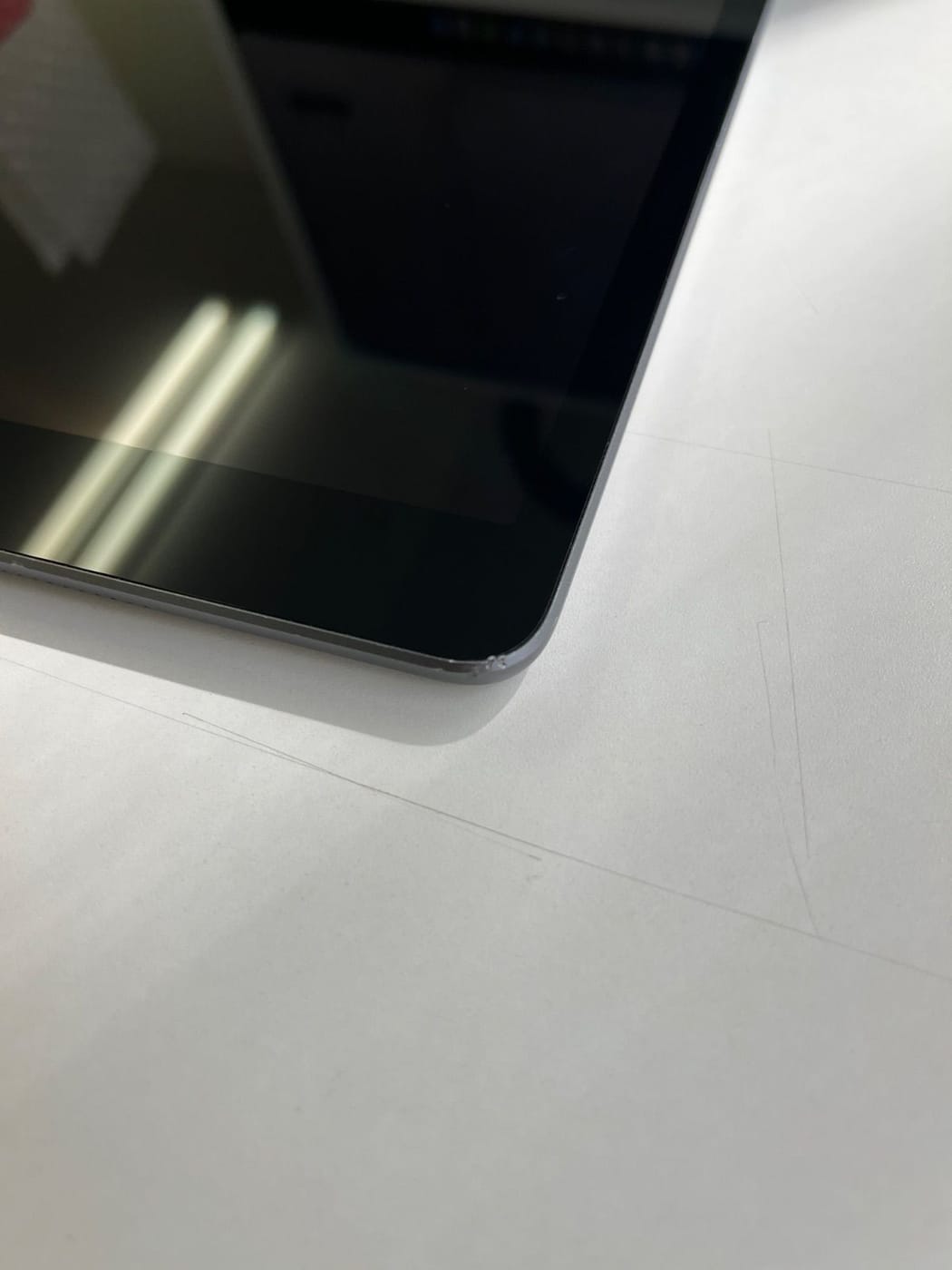 美品 iPad (第8世代) Wi-Fi+Cellular 32GB スペースグレイ MYMH2J/A - 1700 4