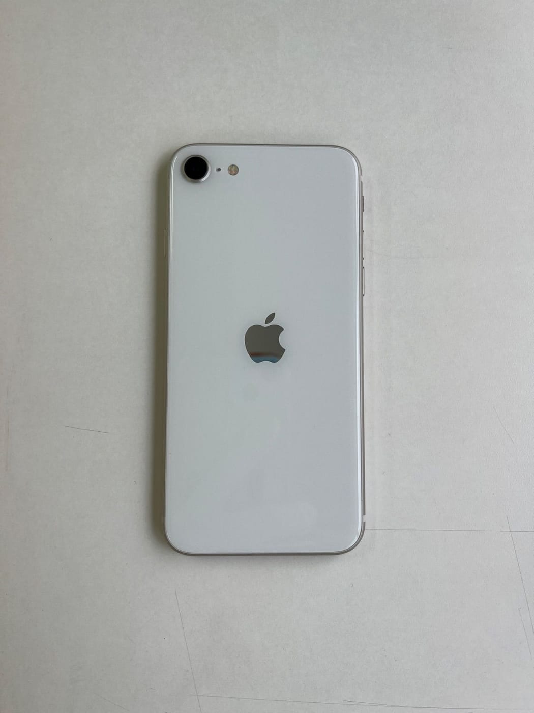美品 iPhone SE (第3世代) 64GB スターライト バッテリー92% MMYD3J/A - 6988